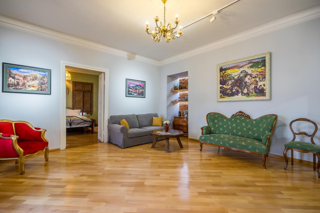Gallery Apartment Tiflis Dış mekan fotoğraf
